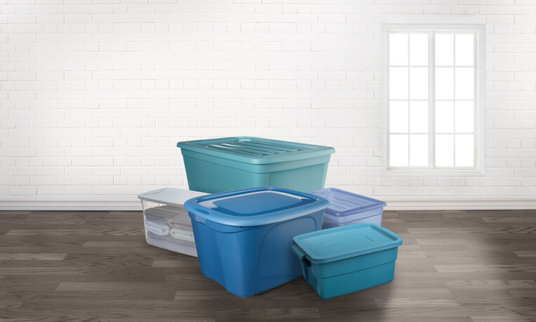 Should I use plastic totes or moving boxes for my move?